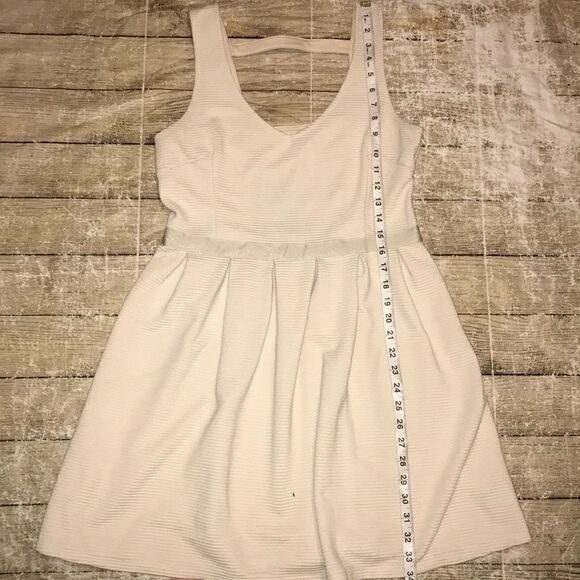 American Eagle AE Textured Sleeveless Dress - Picture 4 of 9